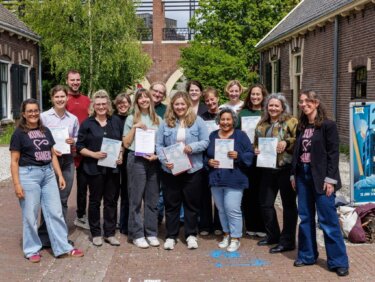 icc'ers krijgen hun certificaat uitgereikt