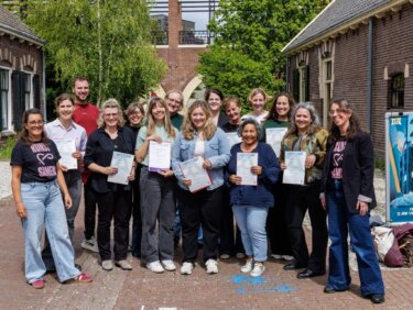 icc'ers krijgen hun certificaat uitgereikt