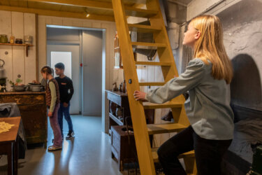 Leerlingen in het Volksbuurtmuseum